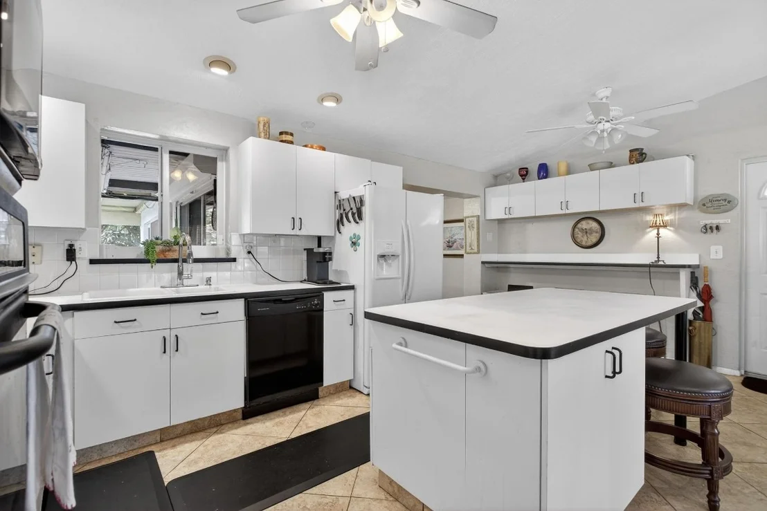 Photo of 1432 SE 2nd Street SE