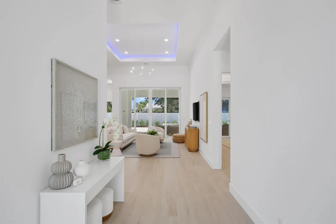 Photo of 737 Nighthawk Way