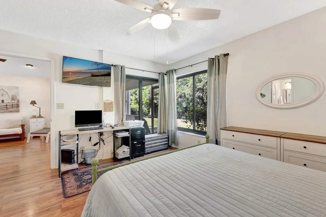 Photo of 4336 Palm Forest Drive