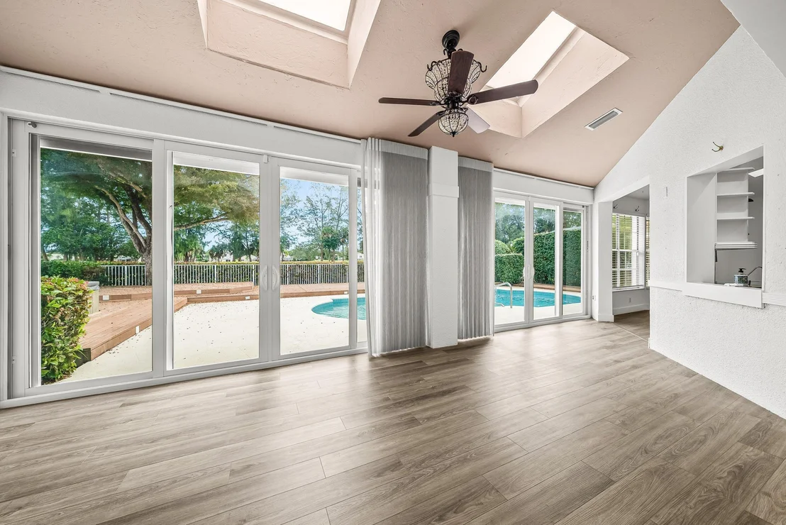 Photo of 230 Eagleton Estate Boulevard