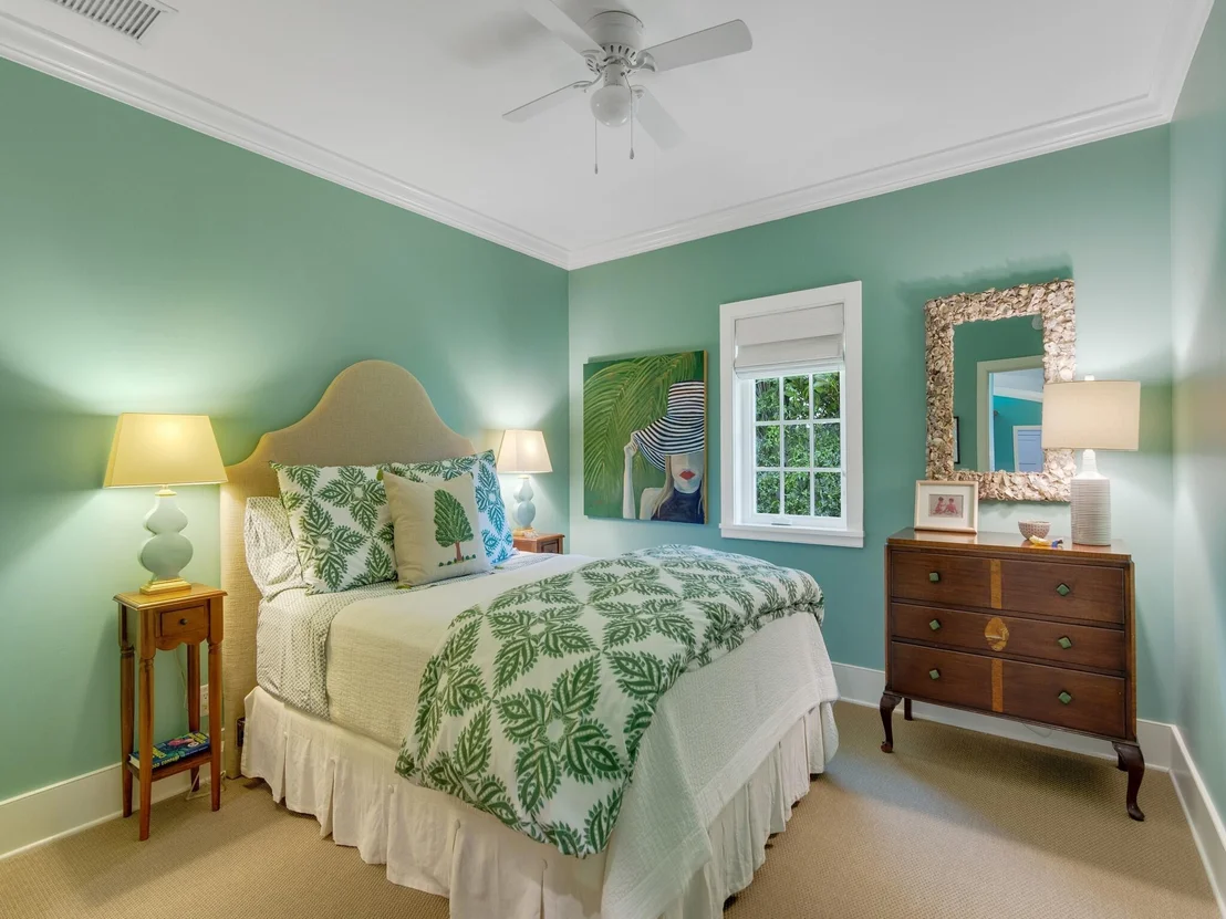 Photo of 746 Iris Lane