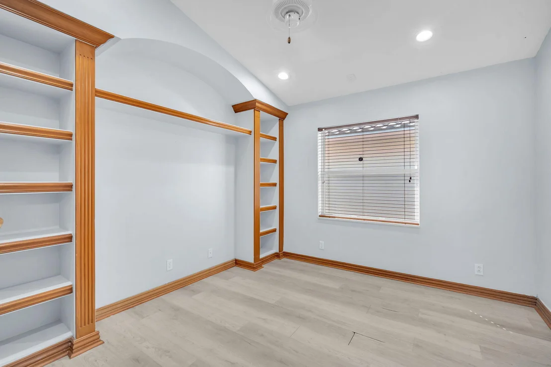 Photo of 11542 SPRING OAK Avenue