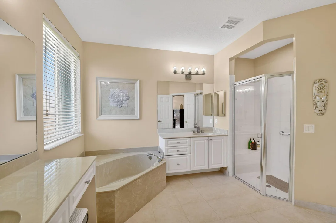 Photo of 6664 Murano Way