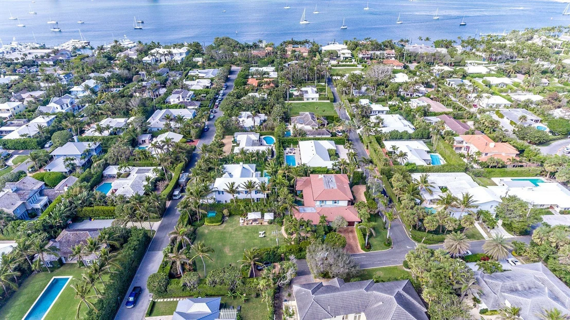 Photo of 200 Esplanade Way