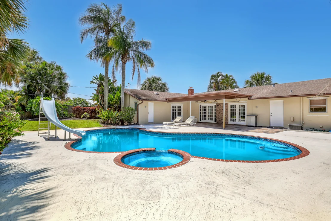 Photo of 2288 Windsor Road
