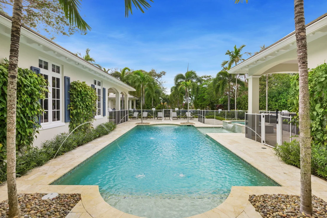 Photo of 1222 N Ocean Boulevard