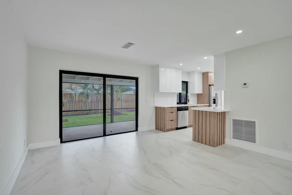 Photo of 728 Heron Drive