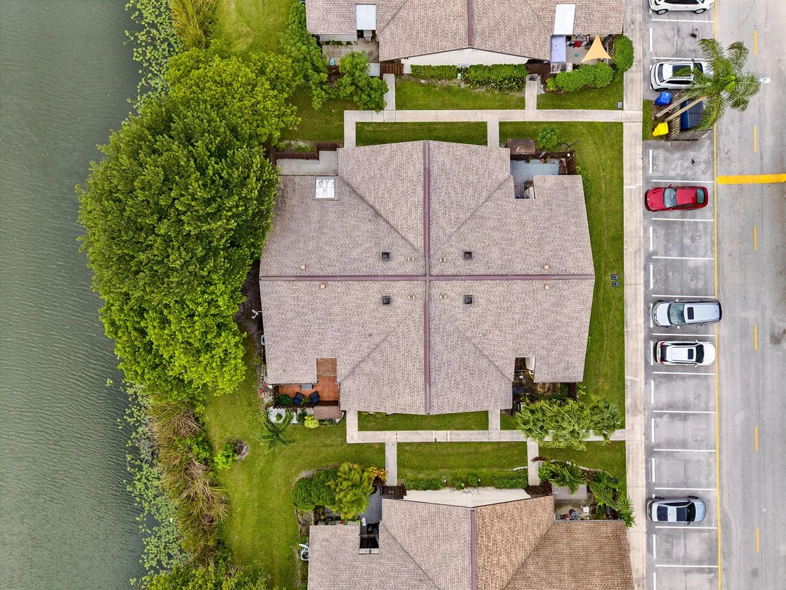 Photo of Unit B at 3402 WATERVIEW Circle