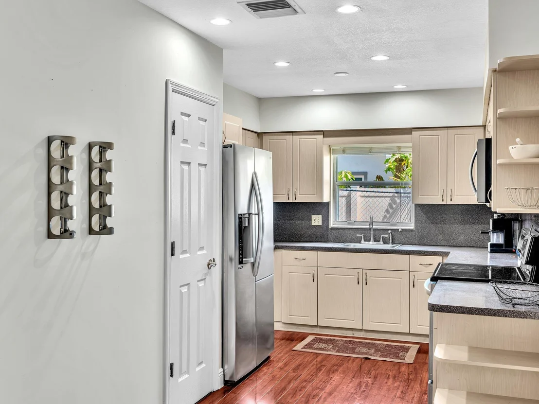 Photo of 633 Heron Drive