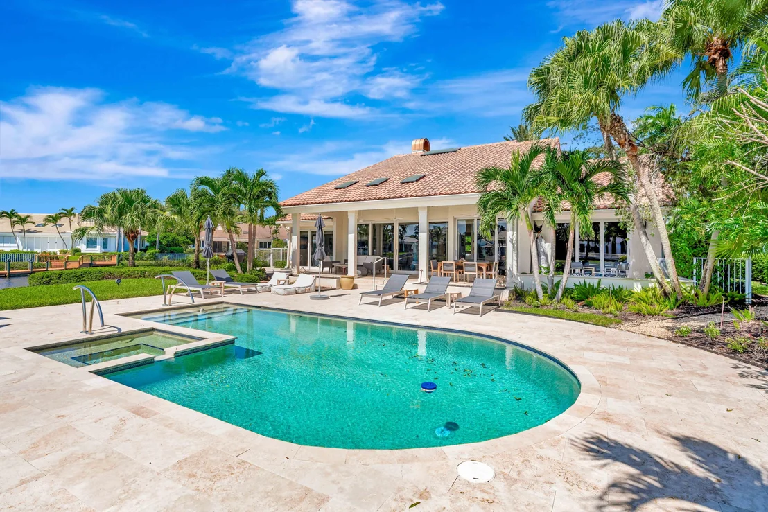 Photo of 185 Island Drive