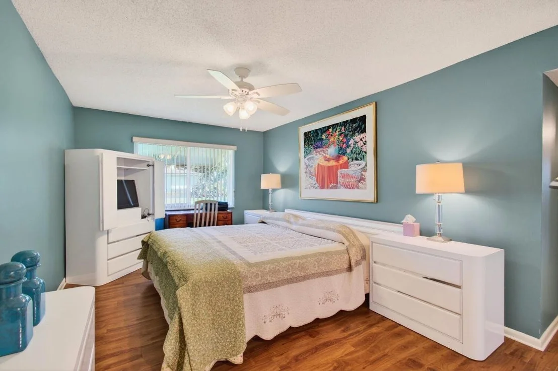 Photo of Unit D at 417 High Point Boulevard