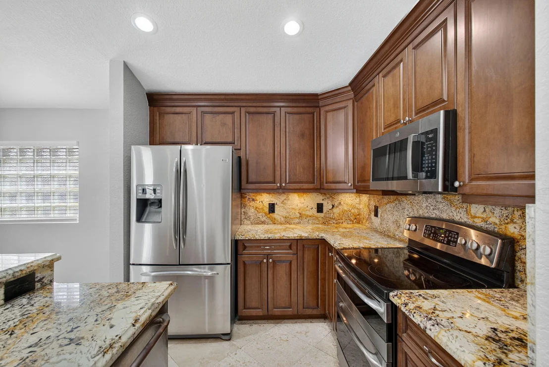 Photo of 6121 Spring Isles Boulevard