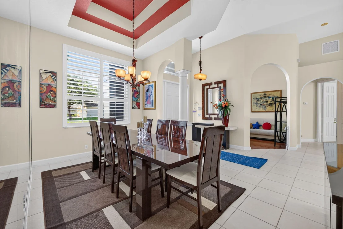 Photo of 755 SW RIVER BEND Circle