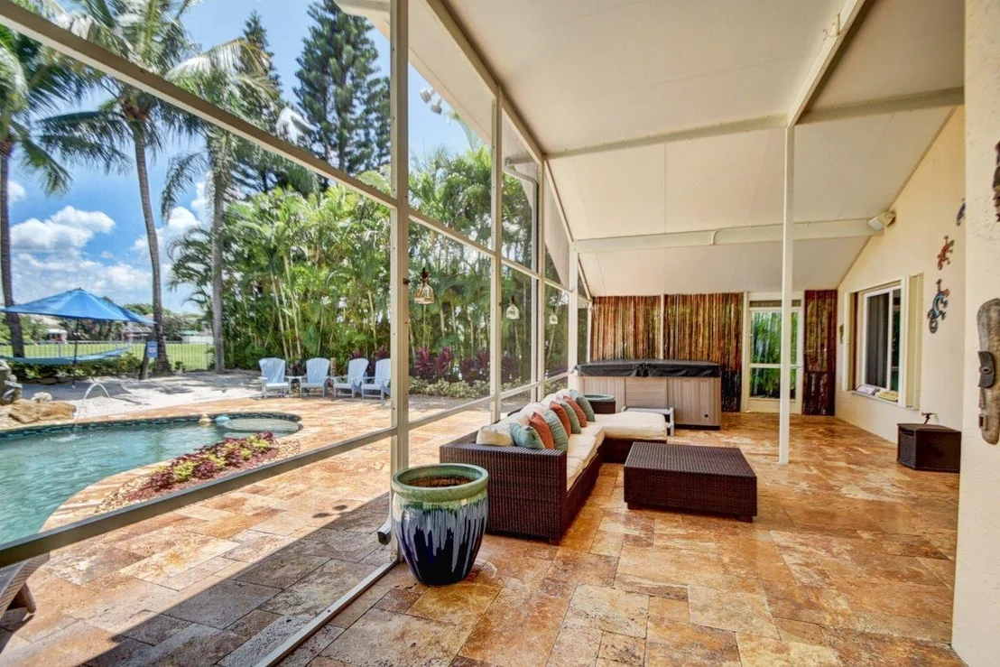 Photo of 4699 NW 7th Place