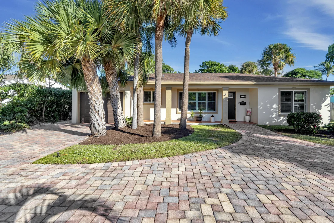 Photo of 327 Ellamar Road