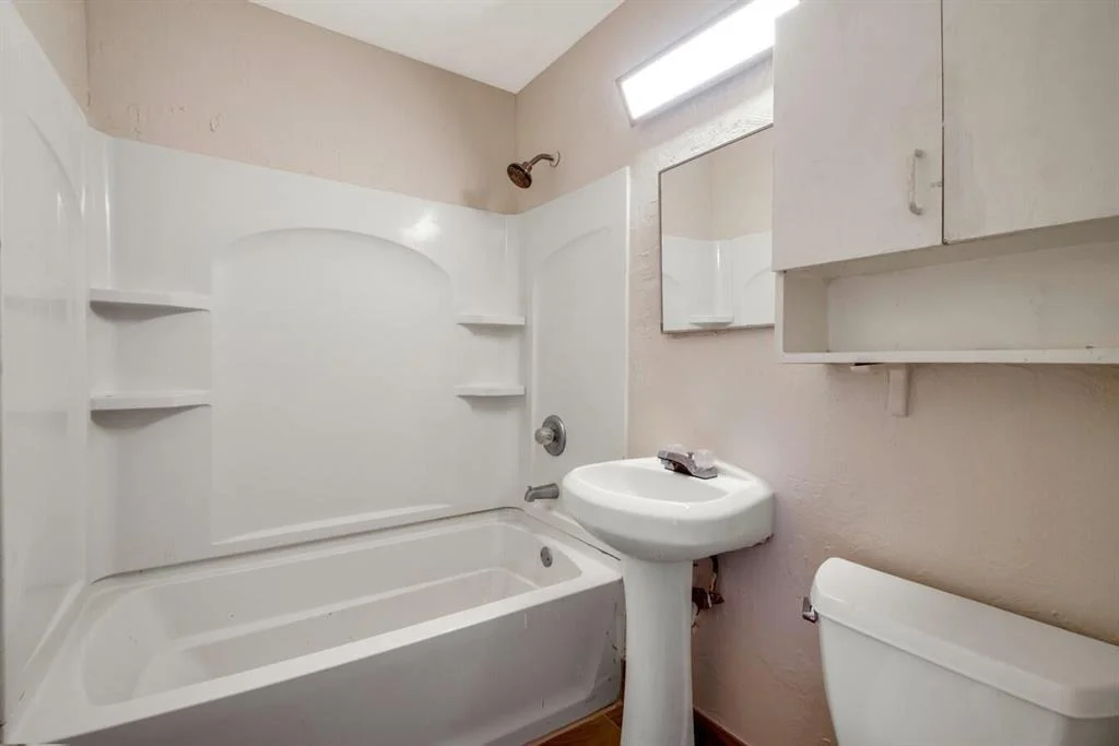 Photo of 3699 Coconut Road