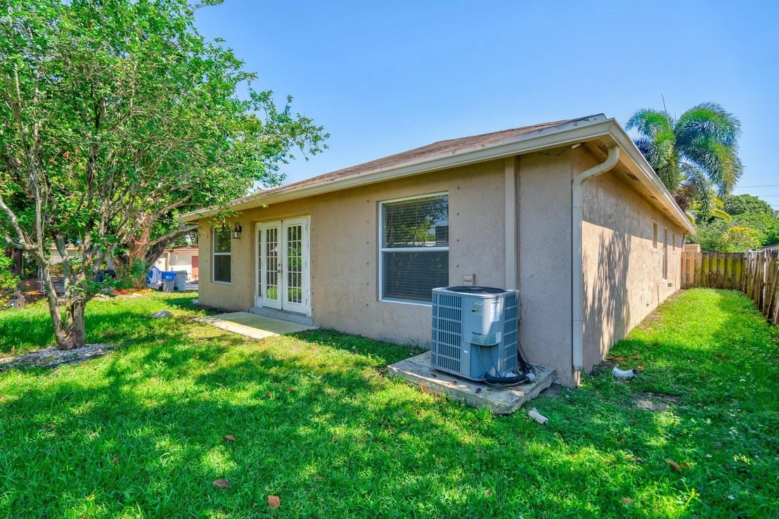 Photo of 2241 NW 3RD Street