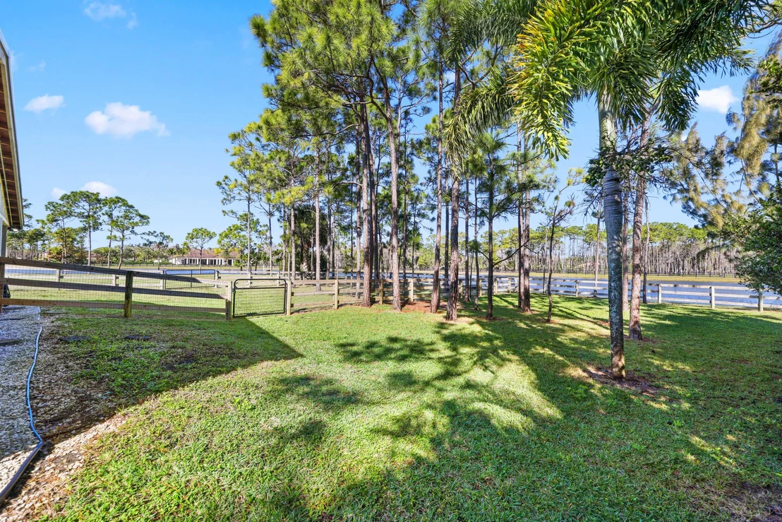 Photo of 11581 Manatee Terrace