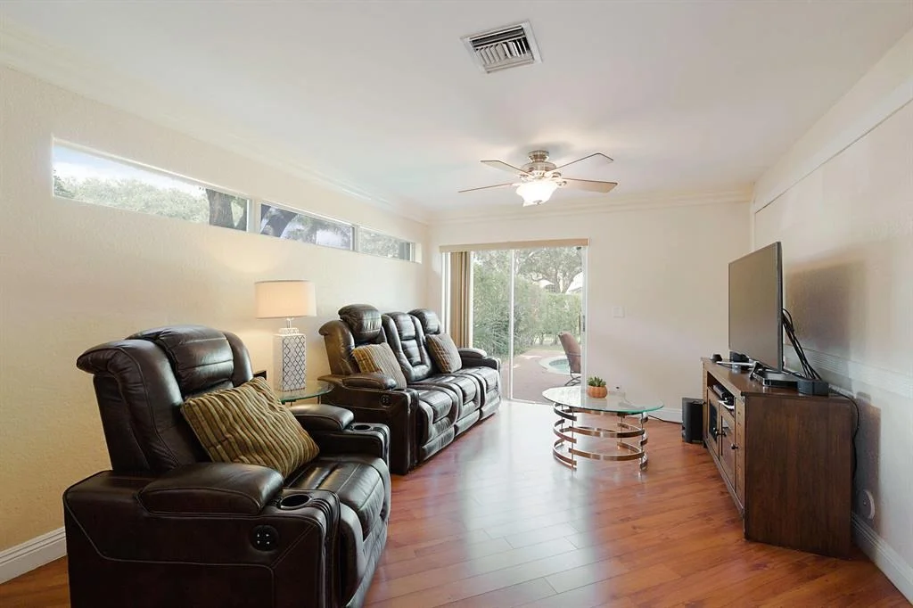 Photo of 5810 NW 60 Place