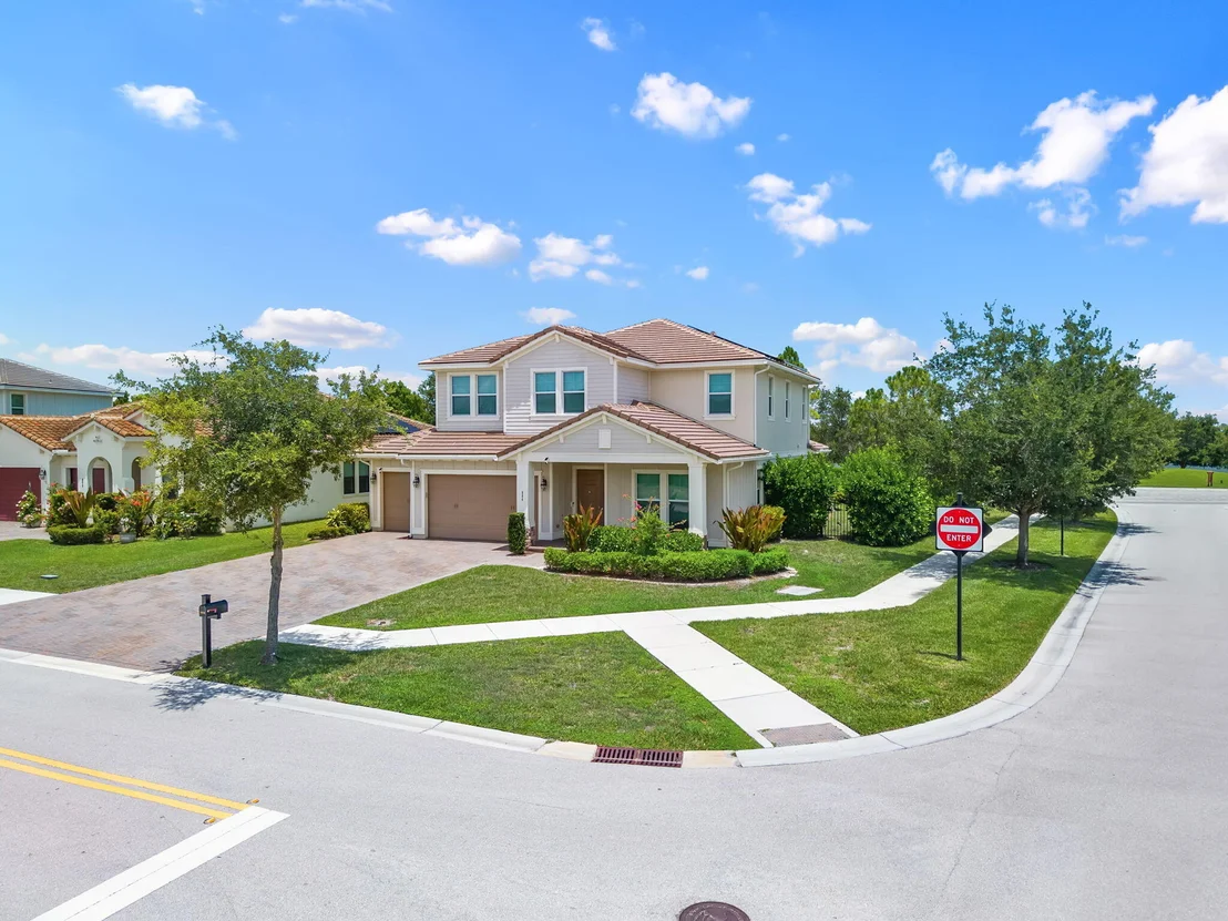 Photo of 984 Sterling Pine Place