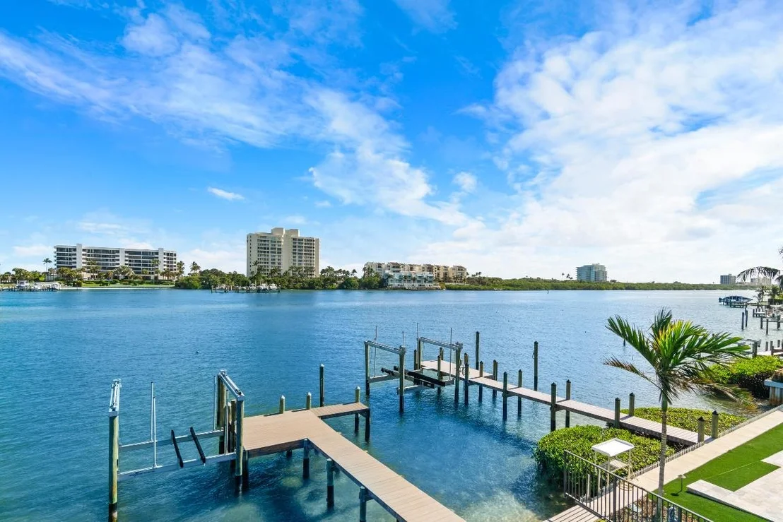 Photo of 3445 Harbor Road N