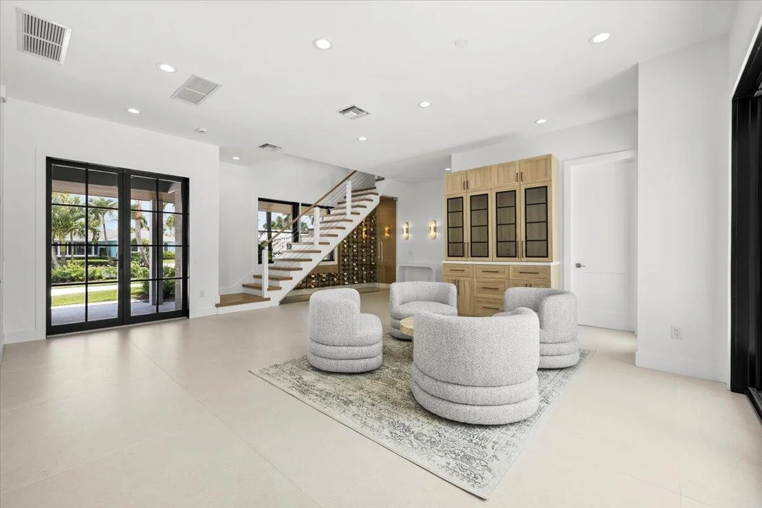 Photo of 8 LEEWARD Circle