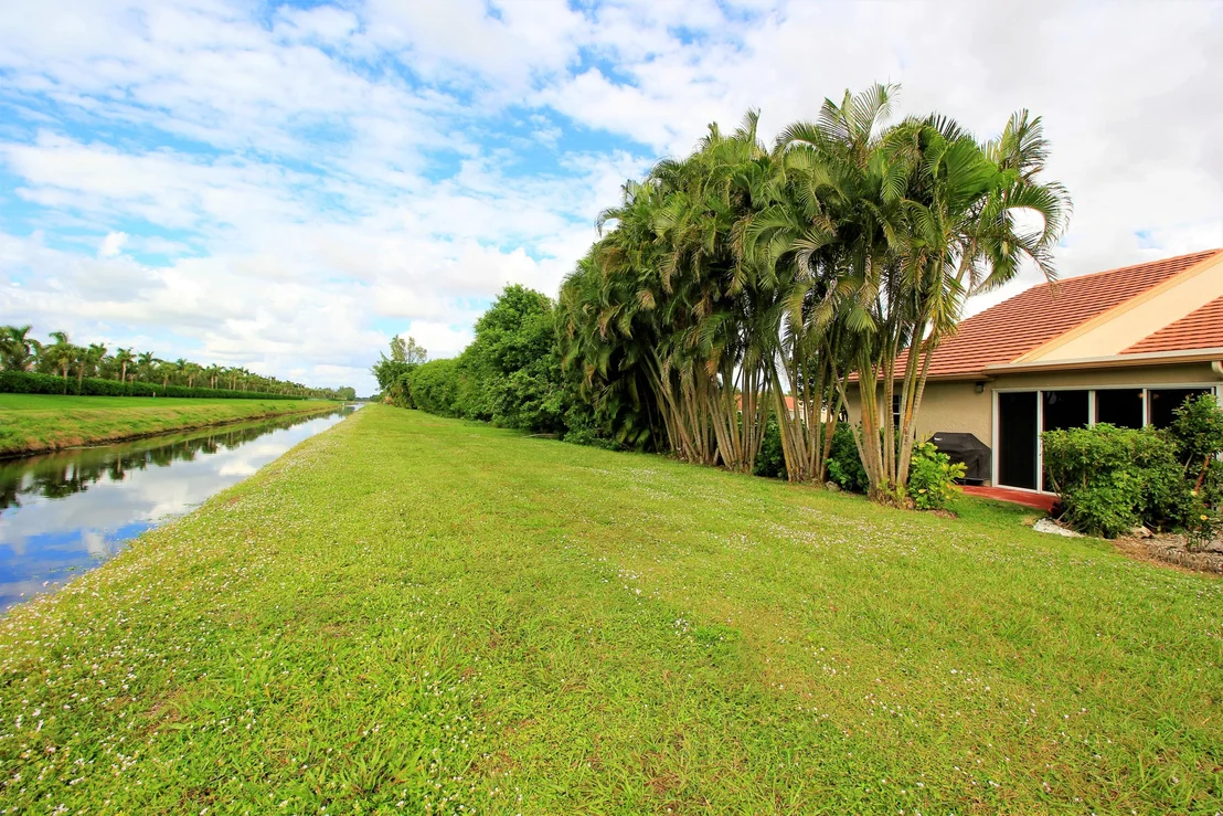 Photo of 7945 Sandy Pointe Drive