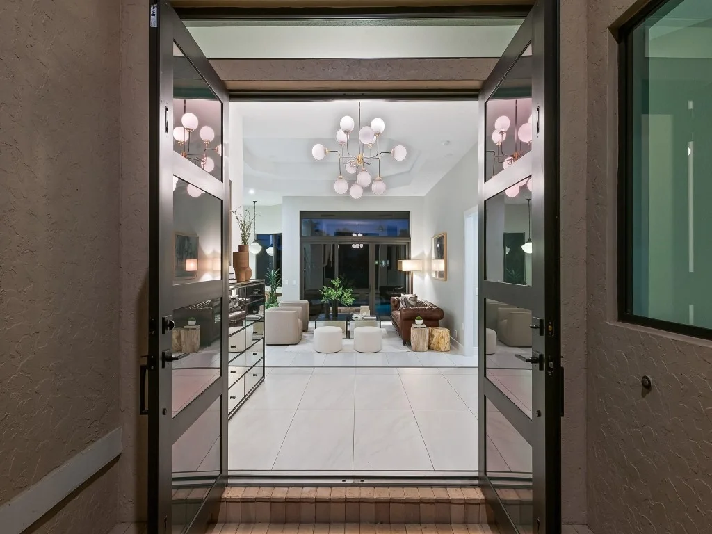 Photo of 2583 Mayfair Lane