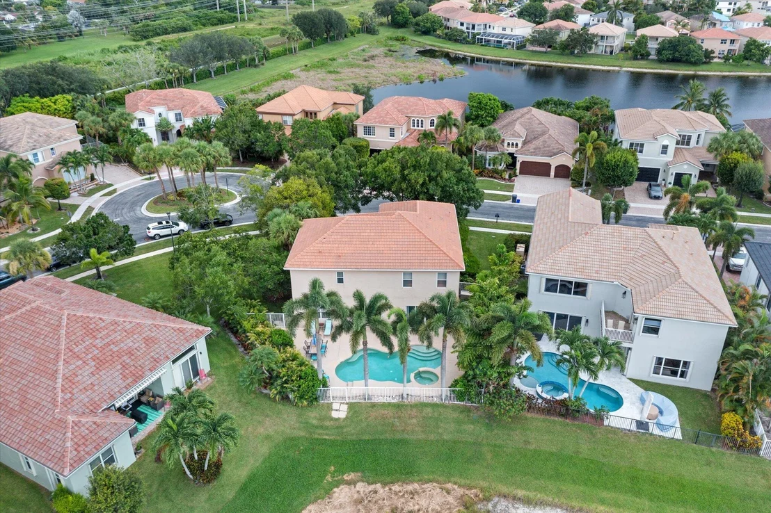 Photo of 1282 Beacon Circle