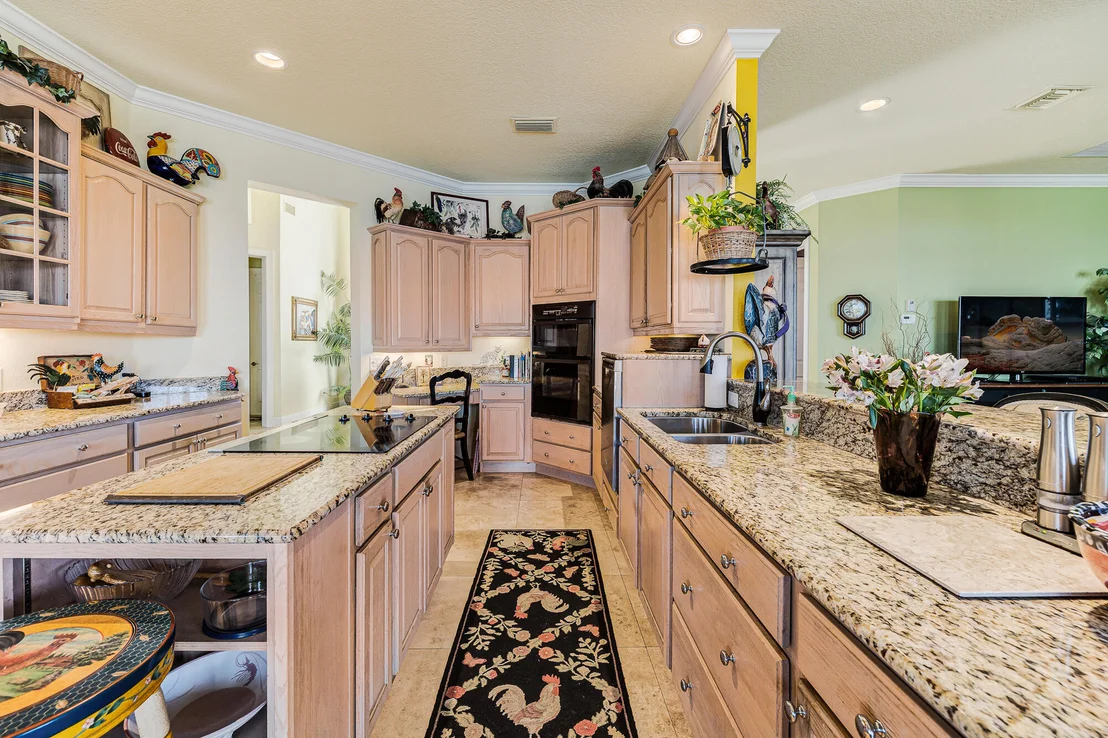 Photo of 9560 Riverside Drive