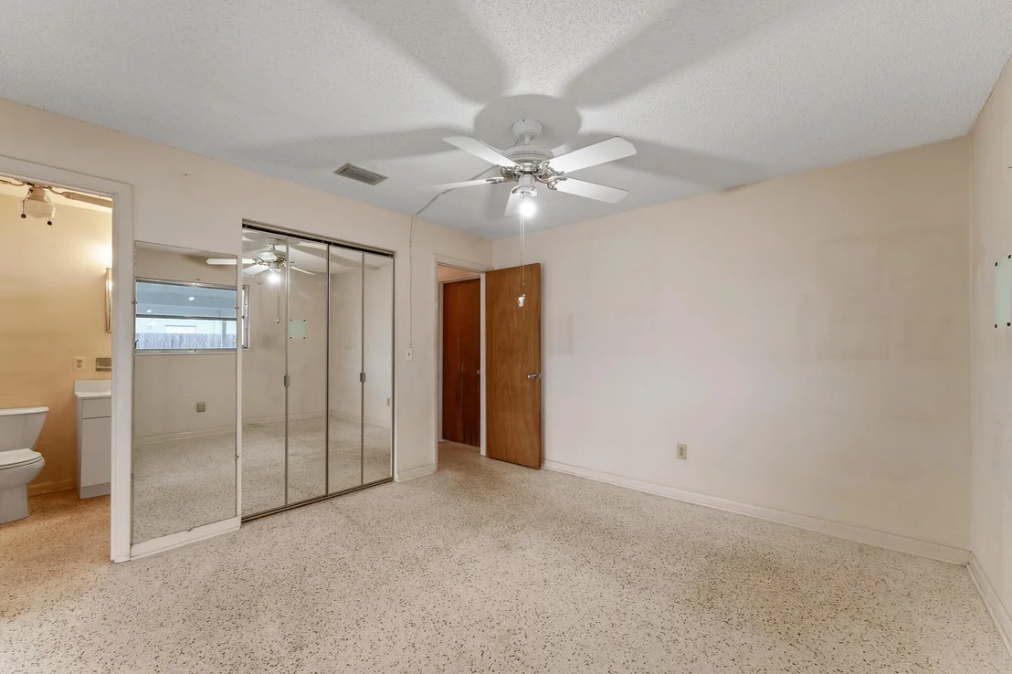 Photo of 1121 NW 15th Terrace