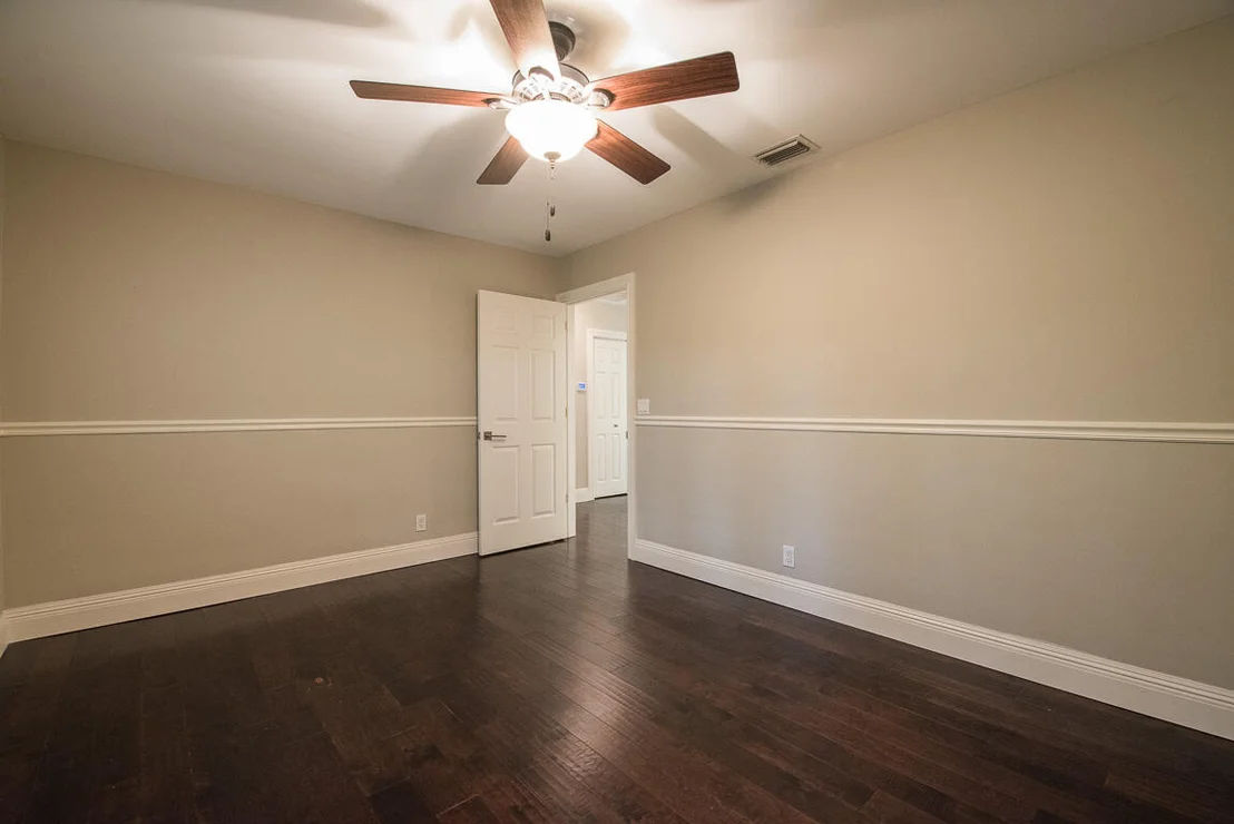 Photo of 1055 Parkside Circle N