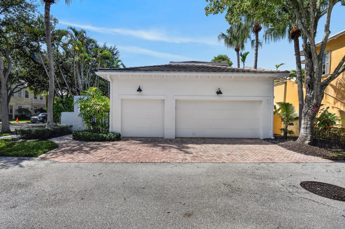 Photo of 137 INKBERRY Drive