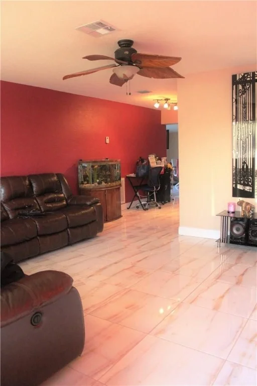 Photo of 352 Henthorne Drive