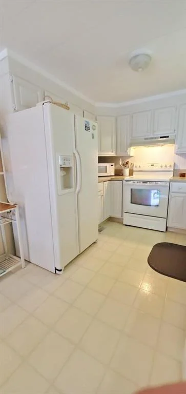 Photo of Unit 23 at 400 N Highway A1a