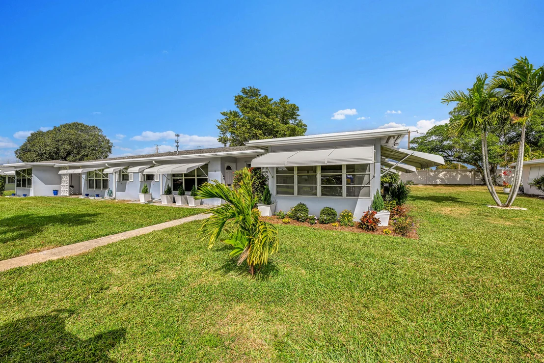 Photo of Unit D at 285 Main Boulevard