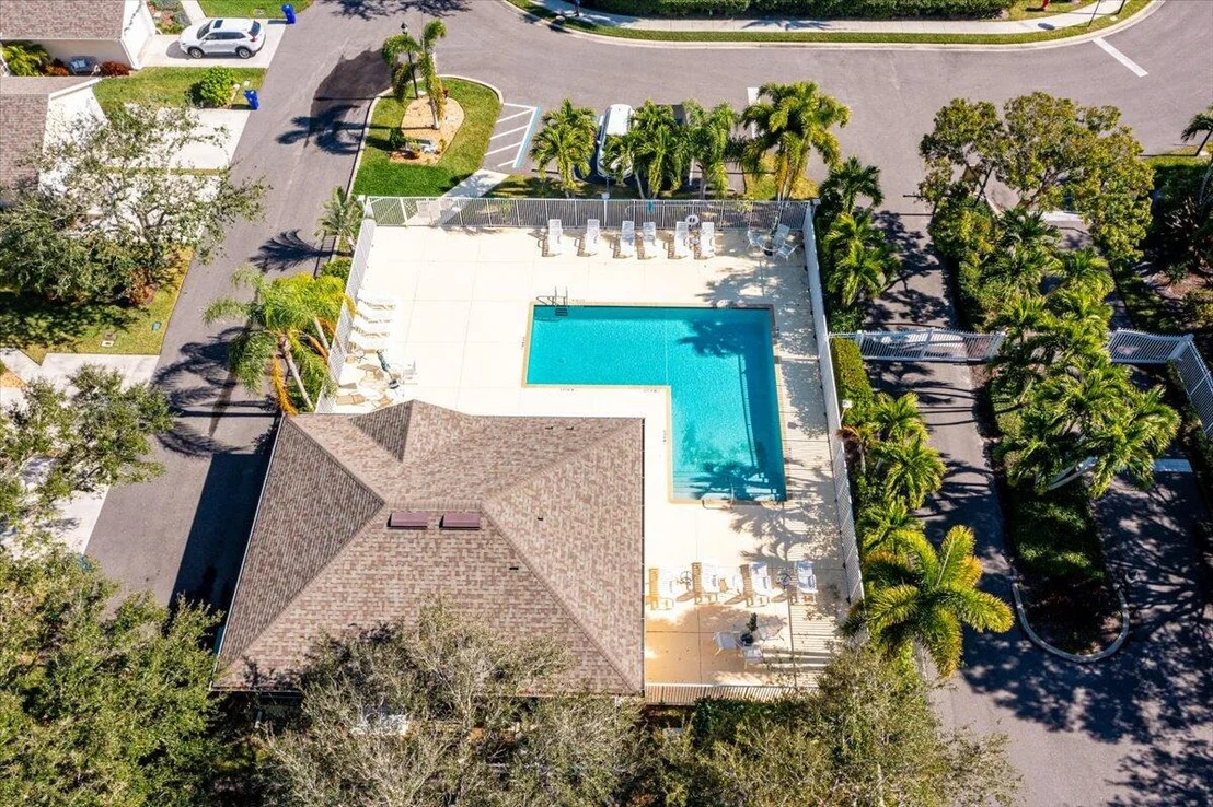 Photo of 552 6th Lane