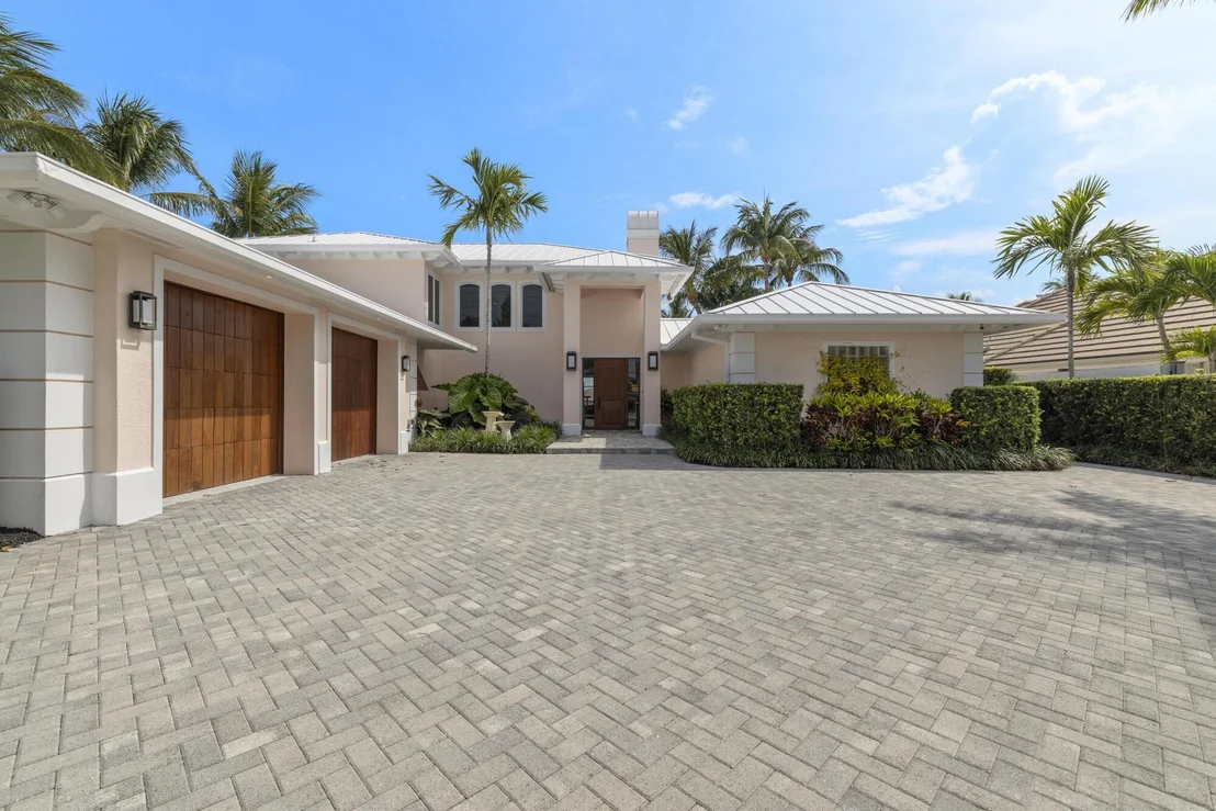Photo of 103 River Drive