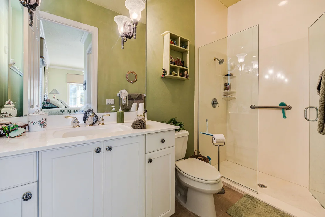 Photo of 9560 Riverside Drive