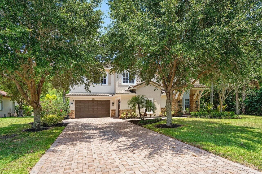 Photo of 644 Forest Bent Boulevard