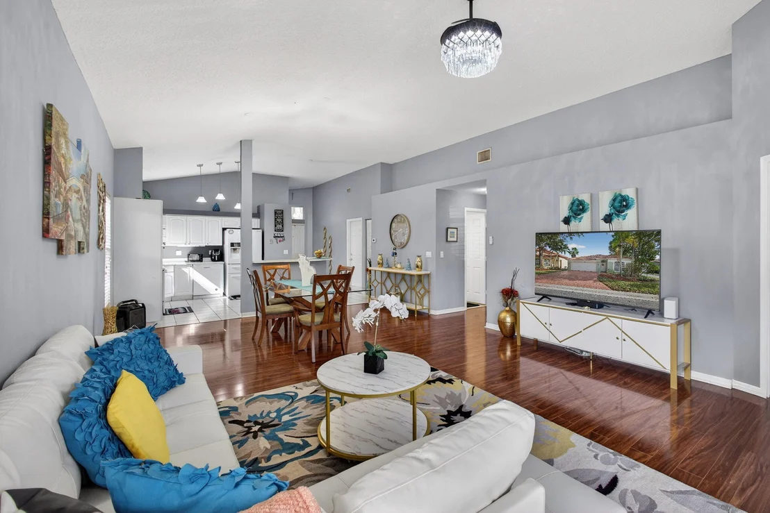 Photo of 5156 Elpine Way