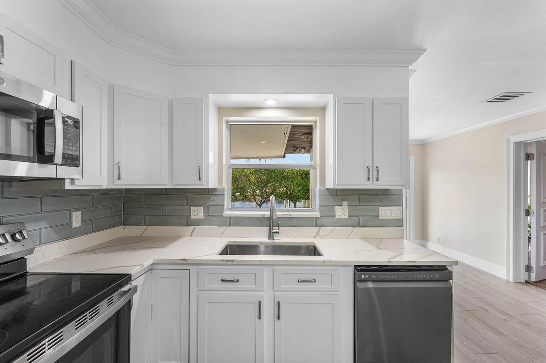 Photo of 638 Shore Drive