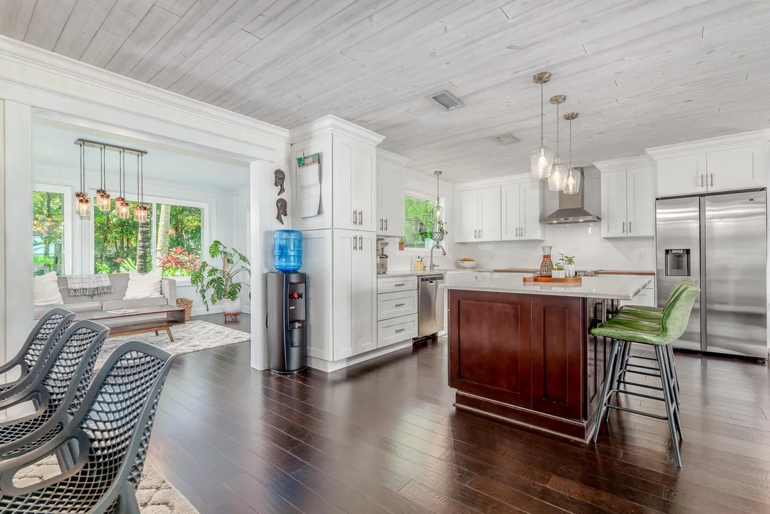 Photo of 547 SW Riverview Street