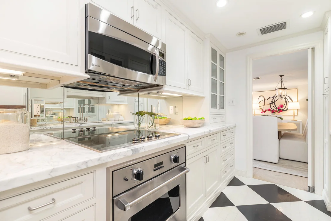 Photo of Unit 1B at 330 Cocoanut Row