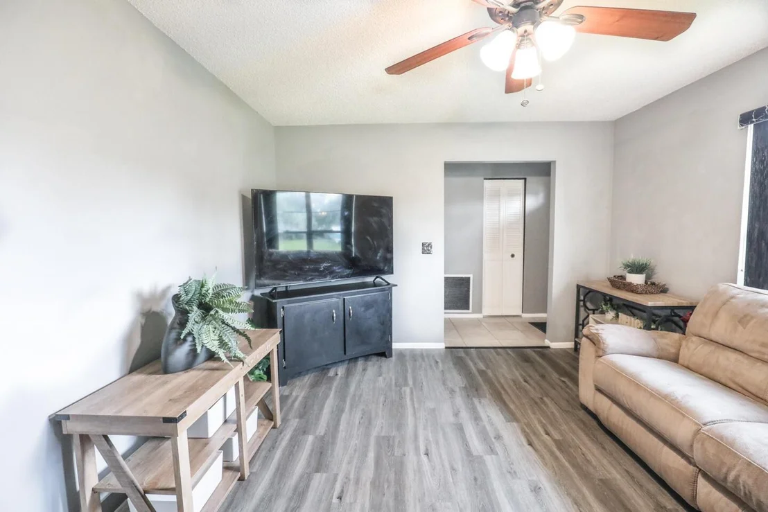 Photo of 6103 Palm Drive