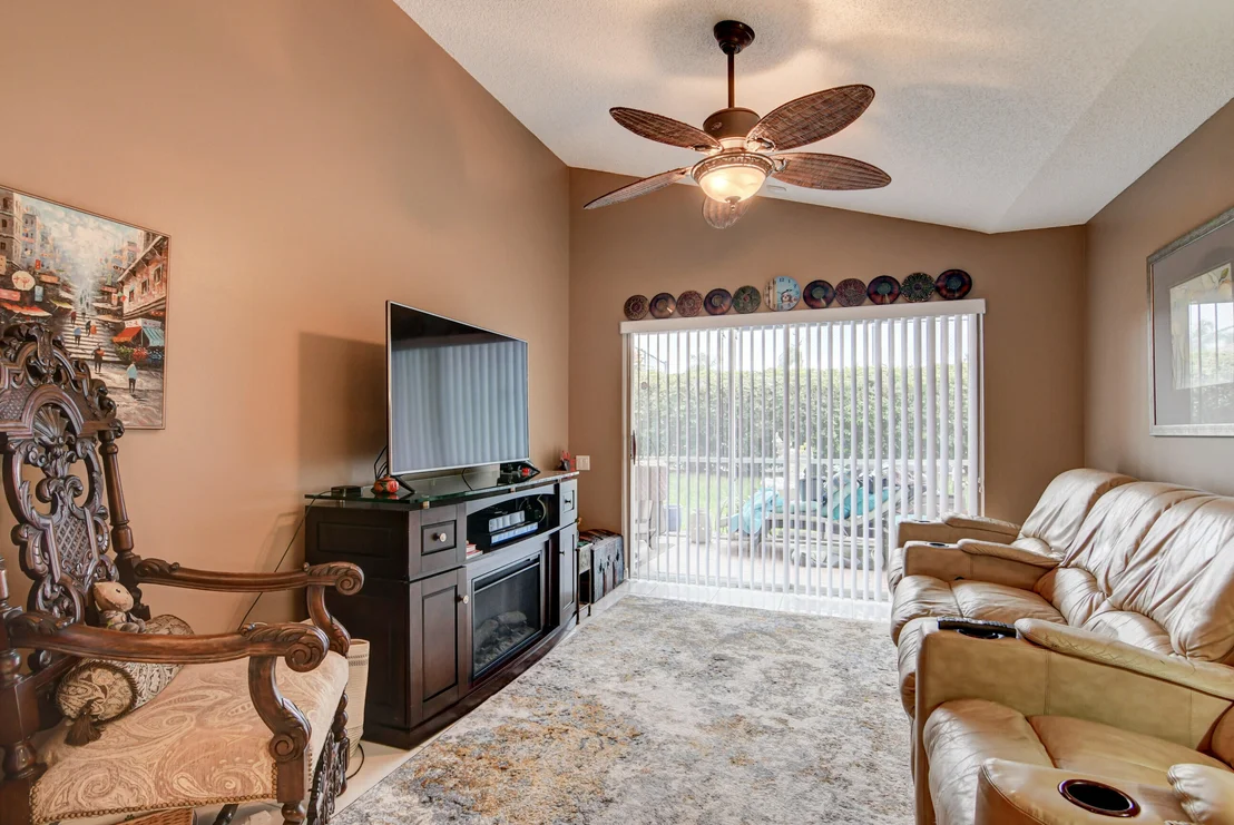 Photo of 6081 Bluegrass Drive