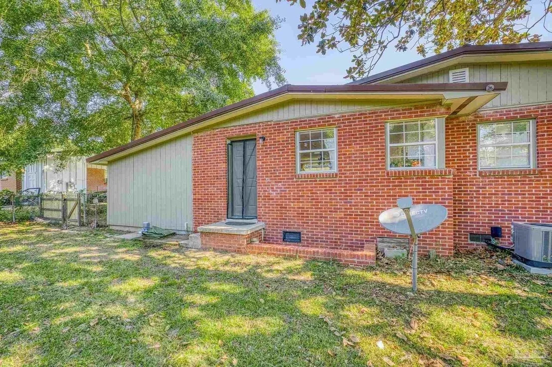 Photo of 6431 Sellers Drive