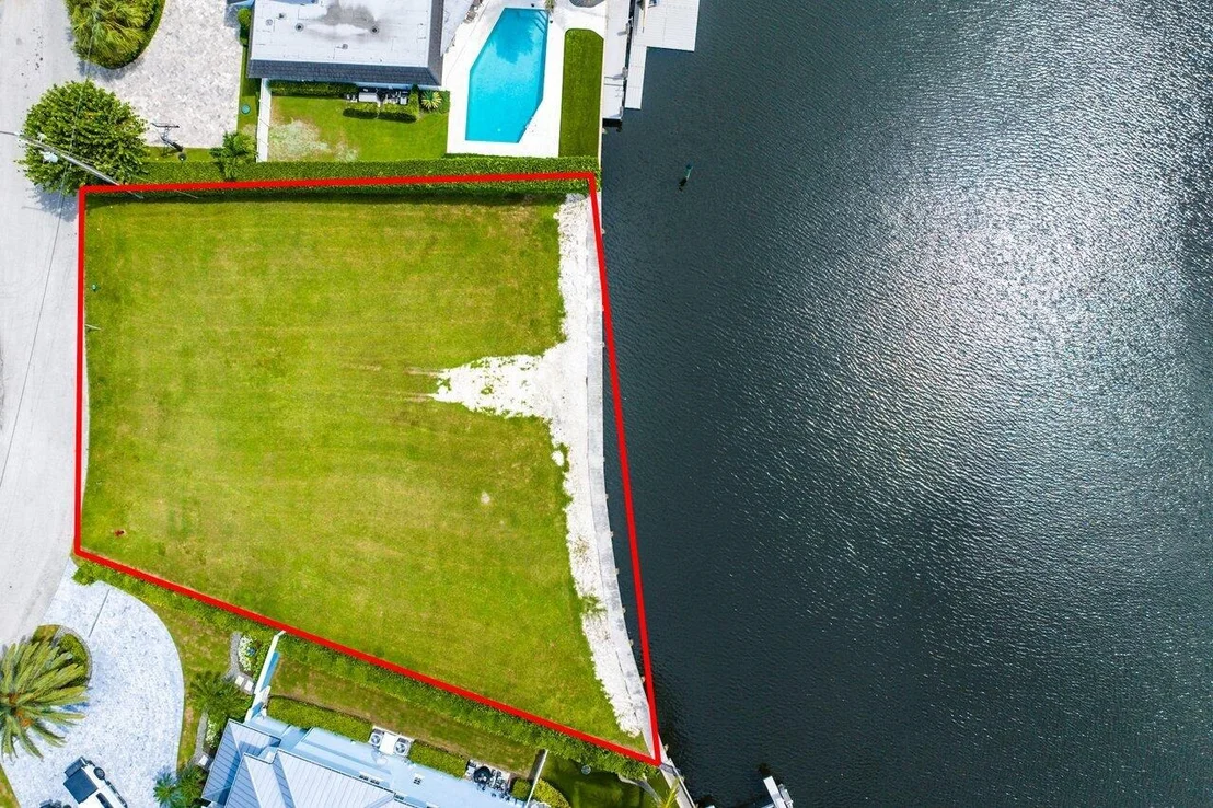 Photo of 51 River Drive