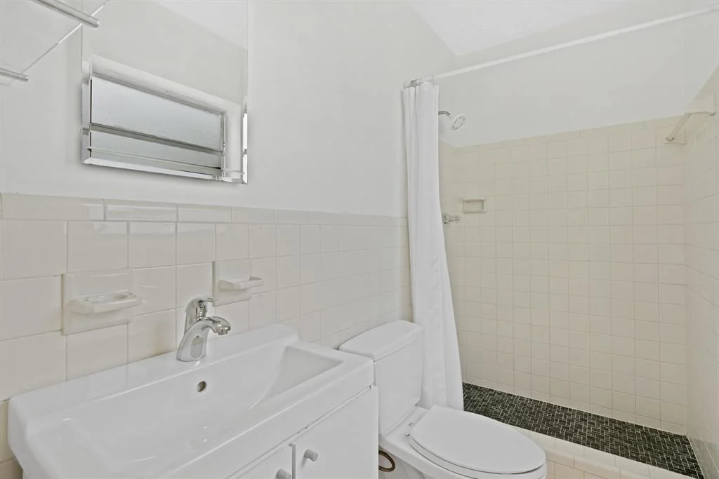 Photo of 3144 Chapel Hill Boulevard