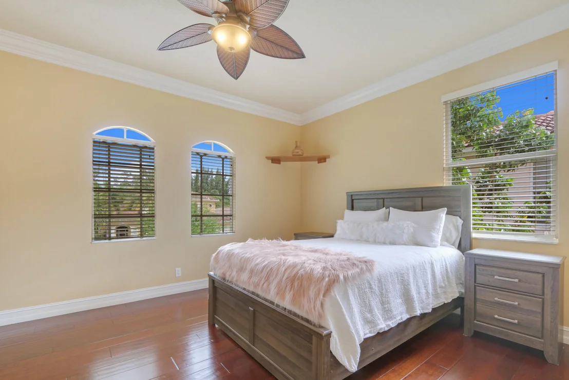Photo of 533 Edgebrook Lane